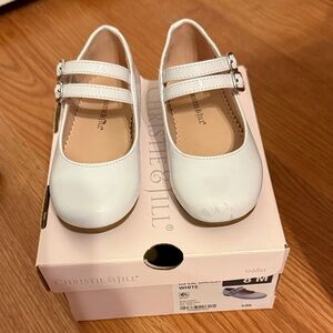 Size 8 White Patent Mary Jane Toddlers' Shoes